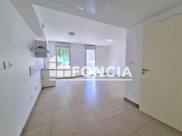 Location Studio 29.9 m² - 382 AVENUE DES ROUTES Toulon 83100