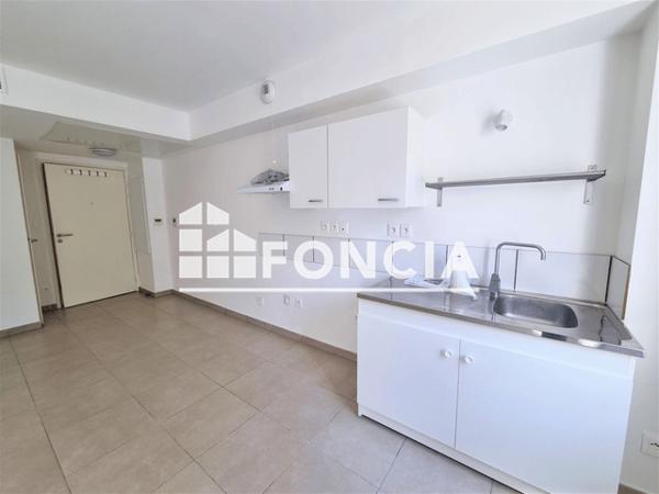 Location Studio 29.9 m² - 382 AVENUE DES ROUTES Toulon 83100