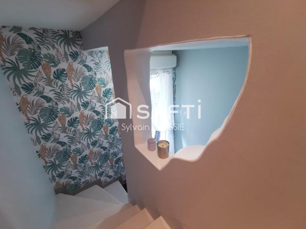 Maison lumineuse avec piscine et 5 suites, au calme de la campagne.