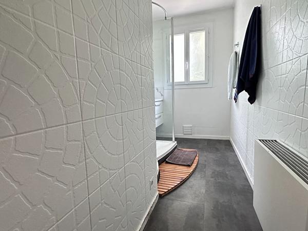 16400 LA COURONNE Immeuble de rapport ou maison familiale 240 m2 - 4 logements à La Couronne