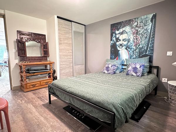 16400 LA COURONNE Immeuble de rapport ou maison familiale 240 m2 - 4 logements à La Couronne
