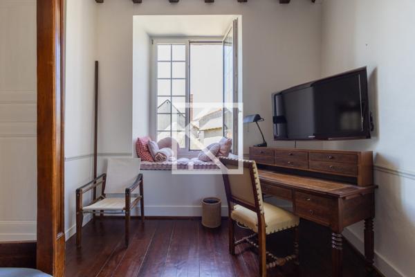 ANCIEN PRIEURÉ DE CARACTÈRE AVEC ANNEXES ET JARDIN