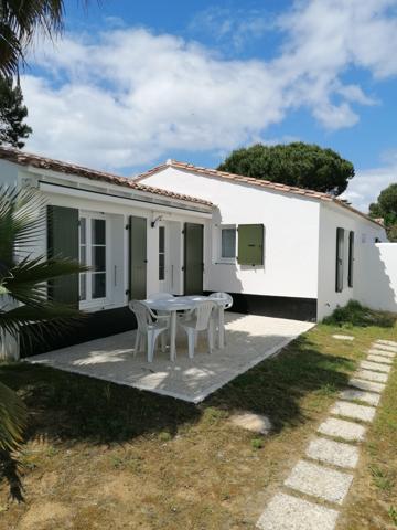 Les Grenettes - Maison de plain pied, piscine et stationnement