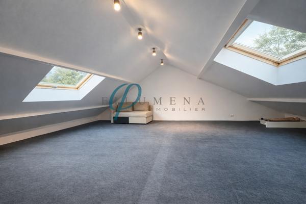Maison de 192 m², chaleureuse avec 5 chambres et superbe jardin arboré sur Nort sur Erdre en classe C.