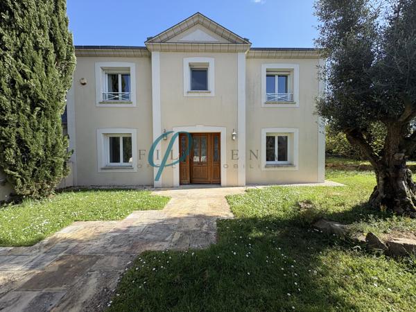 Maison de 192 m², chaleureuse avec 5 chambres et superbe jardin arboré sur Nort sur Erdre en classe C.