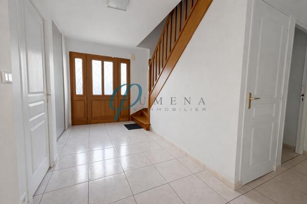 Maison de 192 m², chaleureuse avec 5 chambres et superbe jardin arboré sur Nort sur Erdre en classe C.