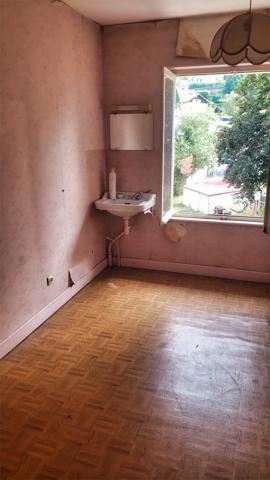 Gérardmer (88400) Gérardmer, Vosges. Centre ville. Appartement F4 entièrement rénové. Grenier aménageable. terrasse, cave, garag