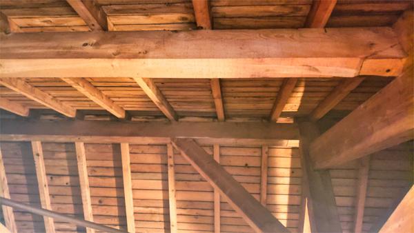 Gérardmer (88400) Gérardmer, Vosges. Centre ville. Appartement F4 entièrement rénové. Grenier aménageable. terrasse, cave, garag