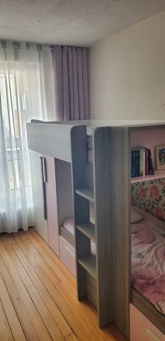 Gérardmer (88400) Gérardmer, Vosges. Centre ville. Appartement F4 entièrement rénové. Grenier aménageable. terrasse, cave, garag