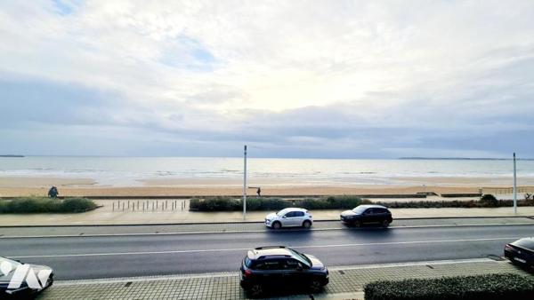 Appartement vue Mer / 2ch + bureau / 2 parkings + cave