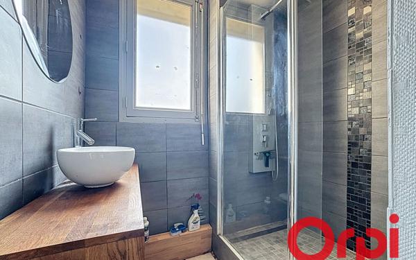 Appartement à vendre    3 pièces • 50 m2 Pierre-Bénite