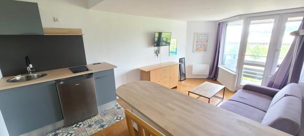 Ravissant studio, balcon et vue dégagée sur la mer