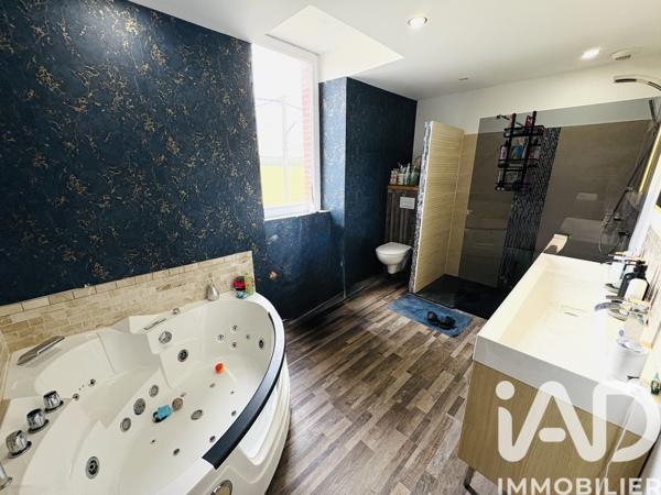 Maison à vendre 8 pièces 212 m² Forges-la-Forêt