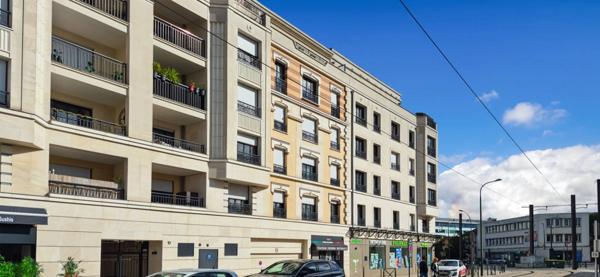 APPARTEMENT RECENT DE 3 PIECES, QUARTIER PLAINE, AVEC BALCON ET PARKING