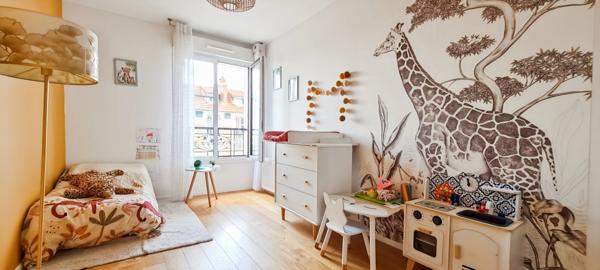 APPARTEMENT RECENT DE 3 PIECES, QUARTIER PLAINE, AVEC BALCON ET PARKING