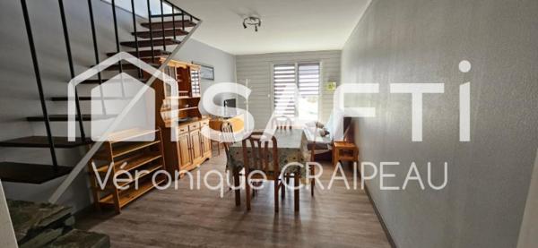 Maison  de ville de 60m² avec 2 chambres située en impasse à 400mètres des plages, de l'embarcadère et du centre ville