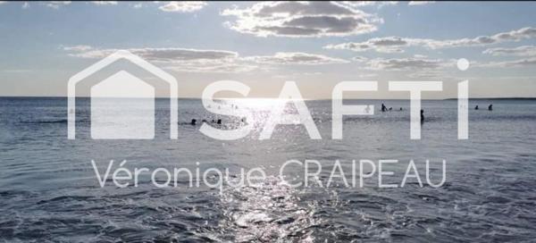 Maison  de ville de 60m² avec 2 chambres située en impasse à 400mètres des plages, de l'embarcadère et du centre ville