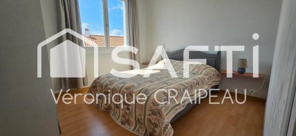 Maison  de ville de 60m² avec 2 chambres située en impasse à 400mètres des plages, de l'embarcadère et du centre ville