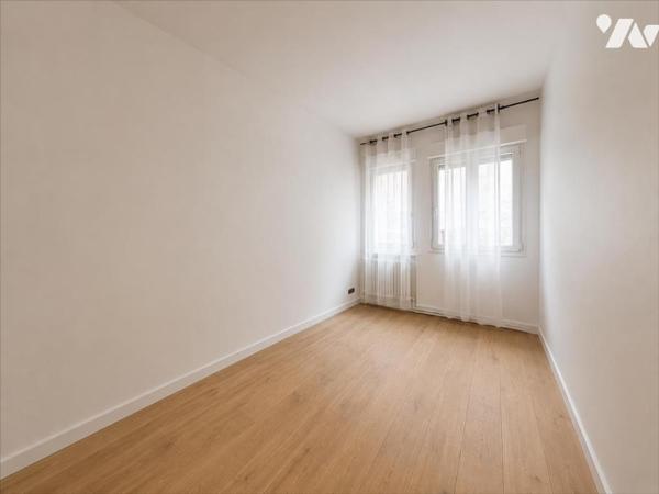 HYPER CENTRE APPARTEMENT 5 PIECES IMMEUBLE DE CARACTERE REIMS 51100