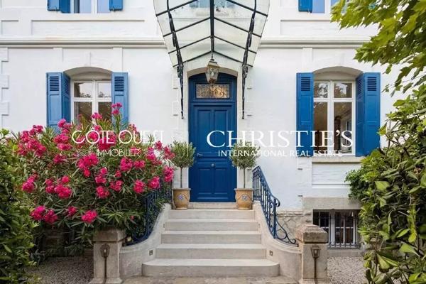 À vendre Biarritz quartier Saint-Charles - Élégante maison de ville à deux pas des commerces et des plages