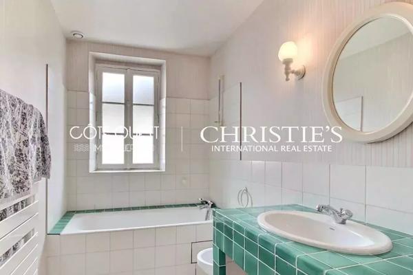 À vendre Biarritz quartier Saint-Charles - Élégante maison de ville à deux pas des commerces et des plages