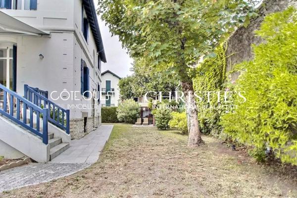 À vendre Biarritz quartier Saint-Charles - Élégante maison de ville à deux pas des commerces et des plages