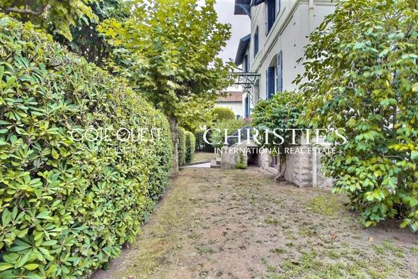 À vendre Biarritz quartier Saint-Charles - Élégante maison de ville à deux pas des commerces et des plages