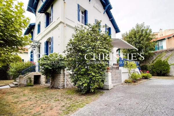 À vendre Biarritz quartier Saint-Charles - Élégante maison de ville à deux pas des commerces et des plages