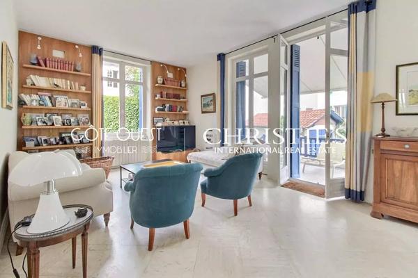 À vendre Biarritz quartier Saint-Charles - Élégante maison de ville à deux pas des commerces et des plages