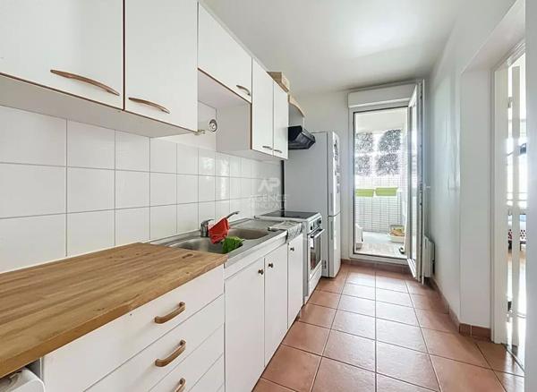 Appartement 3 pièces à vendre à Saint-Germain-en-Laye - Quartier Coteaux du Bel-Air 320 000 € **  - Référence  18023