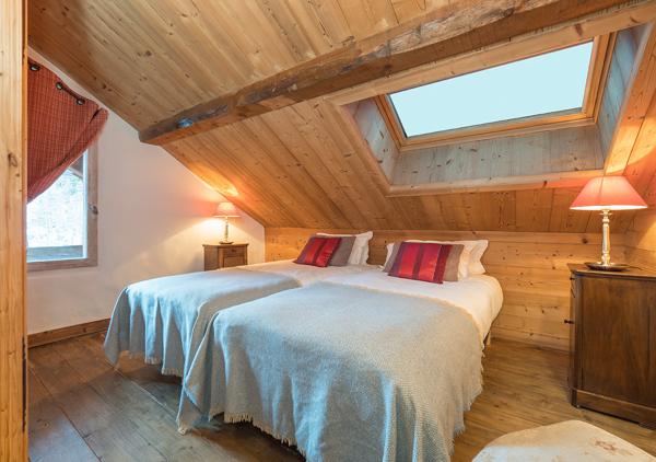 Meribel les allues (73550) EMPLACEMENT EXCEPTIONNEL skis au pied!! MERIBEL 73550 - TROIS VALLEES