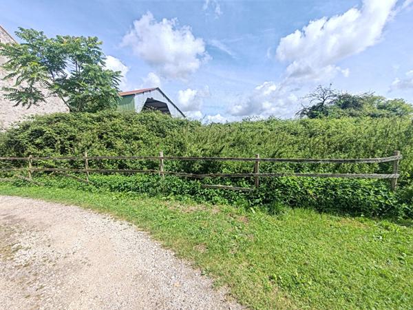 À Vendre : Grange Agricole Authentique de 155 m²