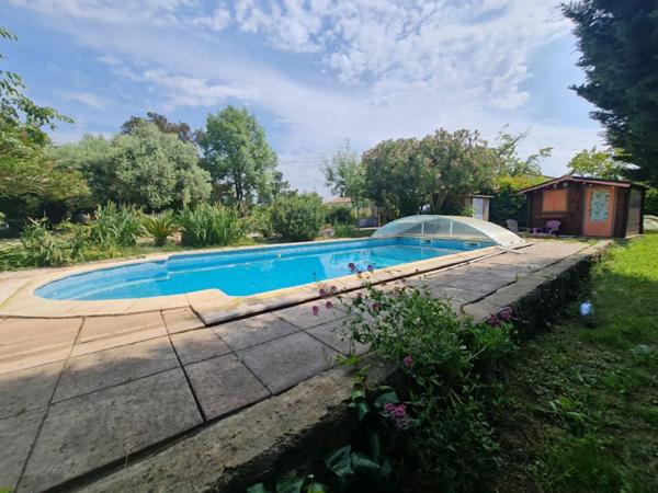 Villa  en impasse, sans vis-à-vis avec piscine