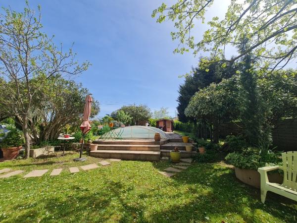 Villa  en impasse, sans vis-à-vis avec piscine