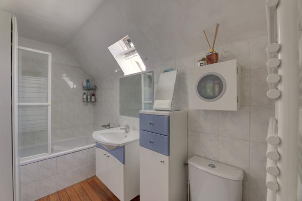 EN EXCLUSIVITÉ ? Maison familiale avec suite parentale de plain-pied et faible consommation énergétique