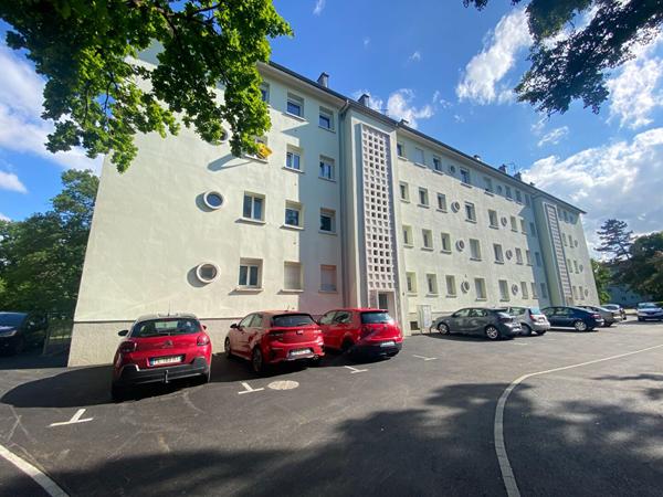 Appartement  4 pièce(s) 66.20 m² + cave , grenier et balcon