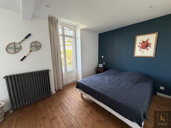 Maison 10 pièce(s) 5 chambre(s) 210 m²