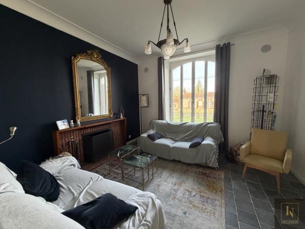 Maison 10 pièce(s) 5 chambre(s) 210 m²