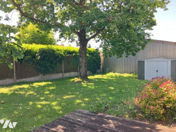 Sur 790 m² de terrain, une agréable maison deux chambres avec garage