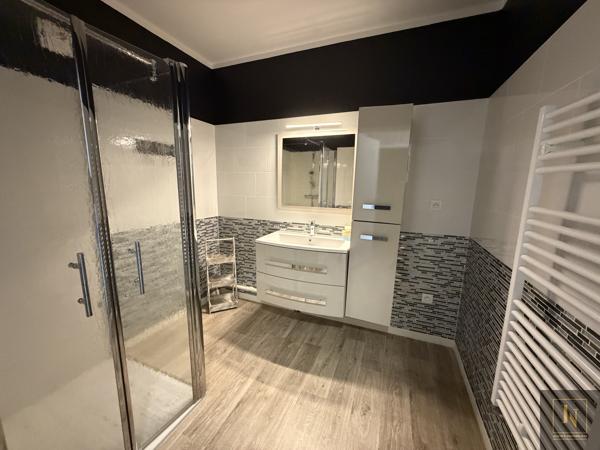 Appartement
                                                                                                                                                                                                                                                                                                                        3 pièce(s)                                                                                                                                                                                                          2 chambre(s)                                                                                                                                                                                                          69  m²