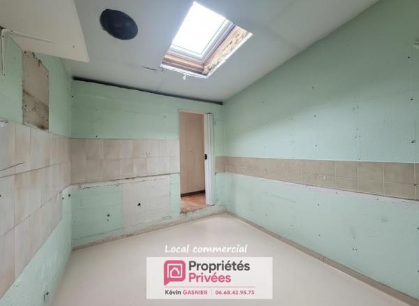 RUELLE SUR TOUVRE (16600) : Immeuble de rapport avec 4 logements + 1 local commercial