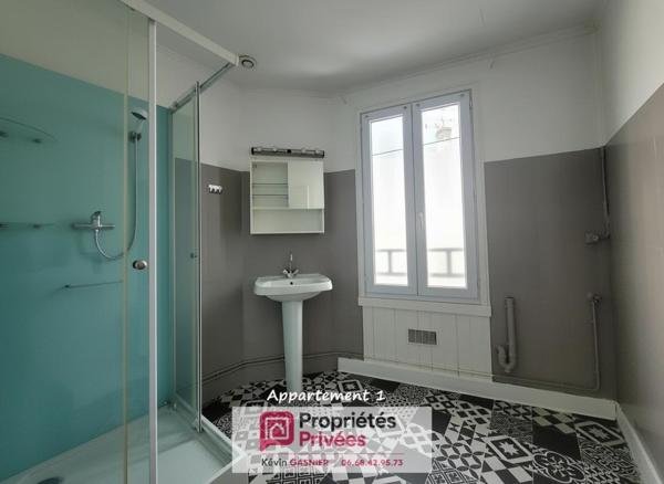 RUELLE SUR TOUVRE (16600) : Immeuble de rapport avec 4 logements + 1 local commercial
