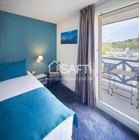 Hotel murs et fond,47 chambres sur le litoral