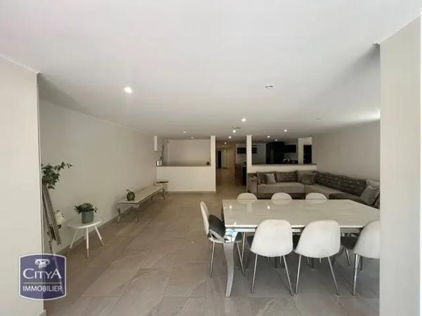 Maison à vendre 14 pièces 450m² Vaujours (93410)