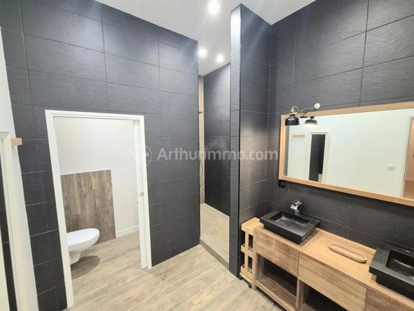Vente                                                      Appartement
                        
                                         120 m2                     à Clermont-Ferrand