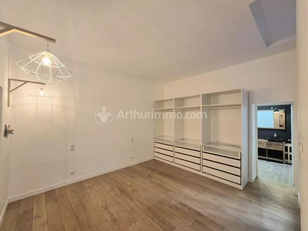 Vente                                                      Appartement
                        
                                         120 m2                     à Clermont-Ferrand