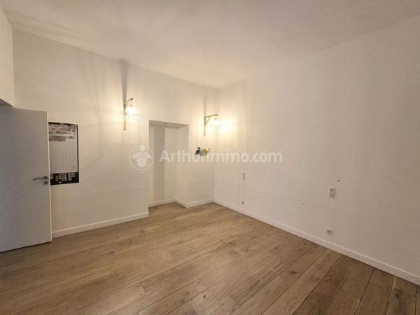 Vente                                                      Appartement
                        
                                         120 m2                     à Clermont-Ferrand