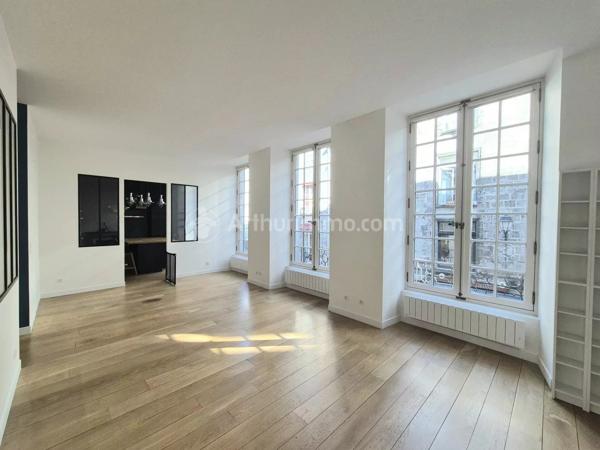 Vente                                                      Appartement
                        
                                         120 m2                     à Clermont-Ferrand