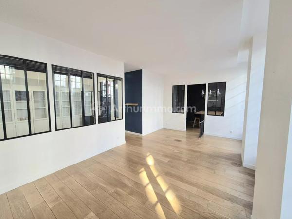 Vente                                                      Appartement
                        
                                         120 m2                     à Clermont-Ferrand