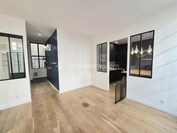 Vente                                                      Appartement
                        
                                         120 m2                     à Clermont-Ferrand
